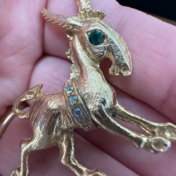 VINTAGE donkey gold tone pin *missing some rhinestones* - Picture 6 of 15